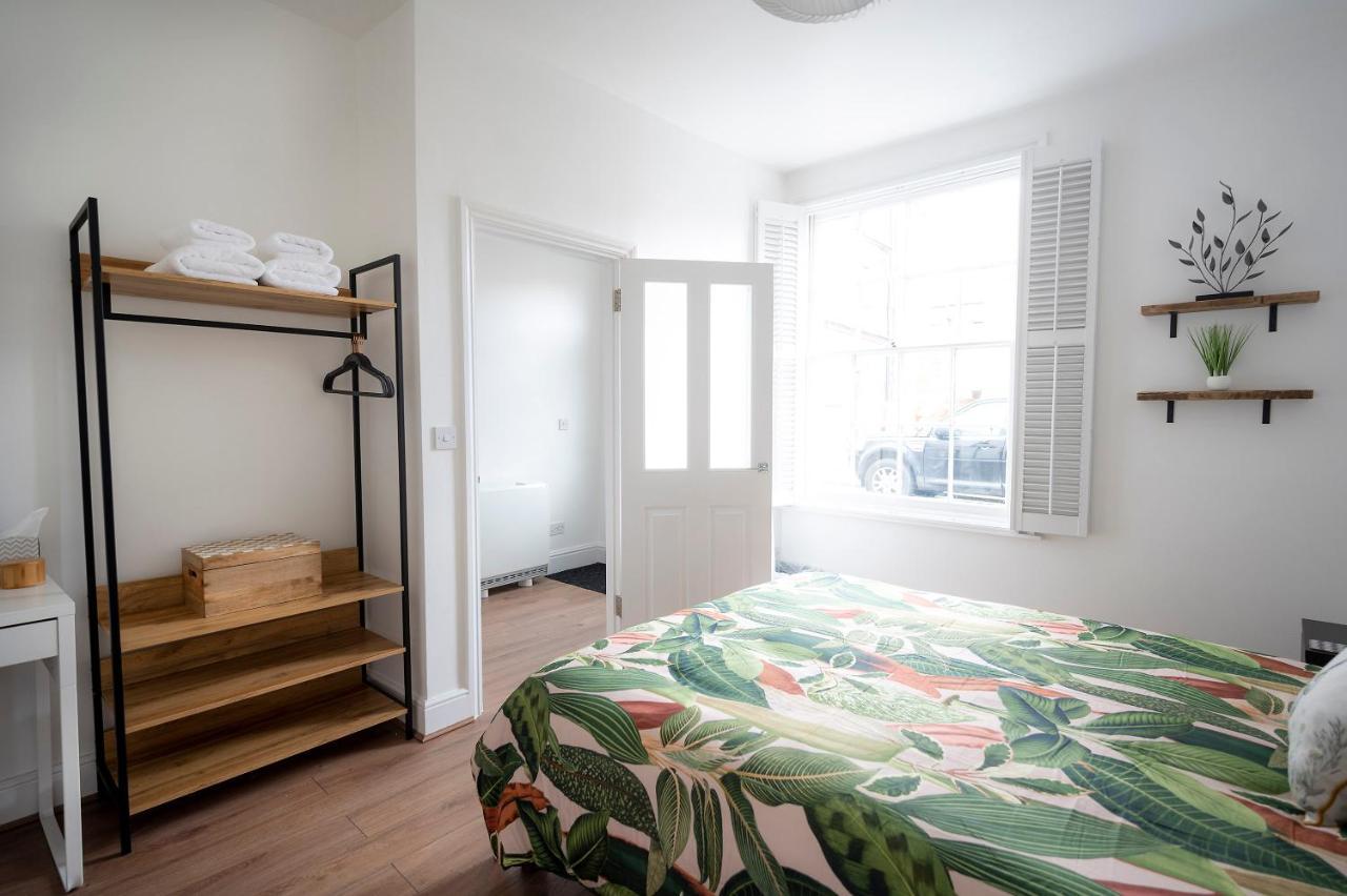 The Teapot Cottage In Town Centre Free Parking ستارتفورد أبون آفون المظهر الخارجي الصورة