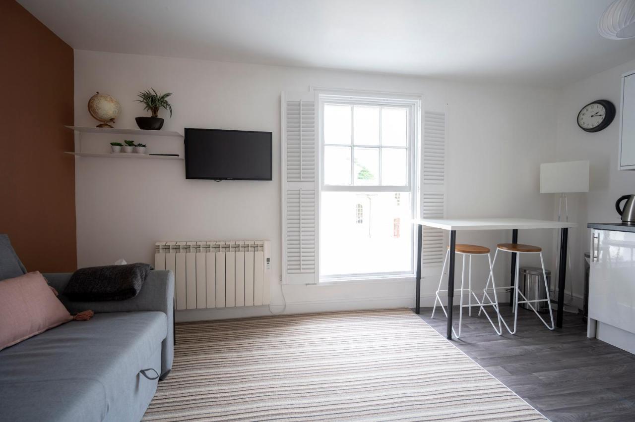 The Teapot Cottage In Town Centre Free Parking ستارتفورد أبون آفون المظهر الخارجي الصورة
