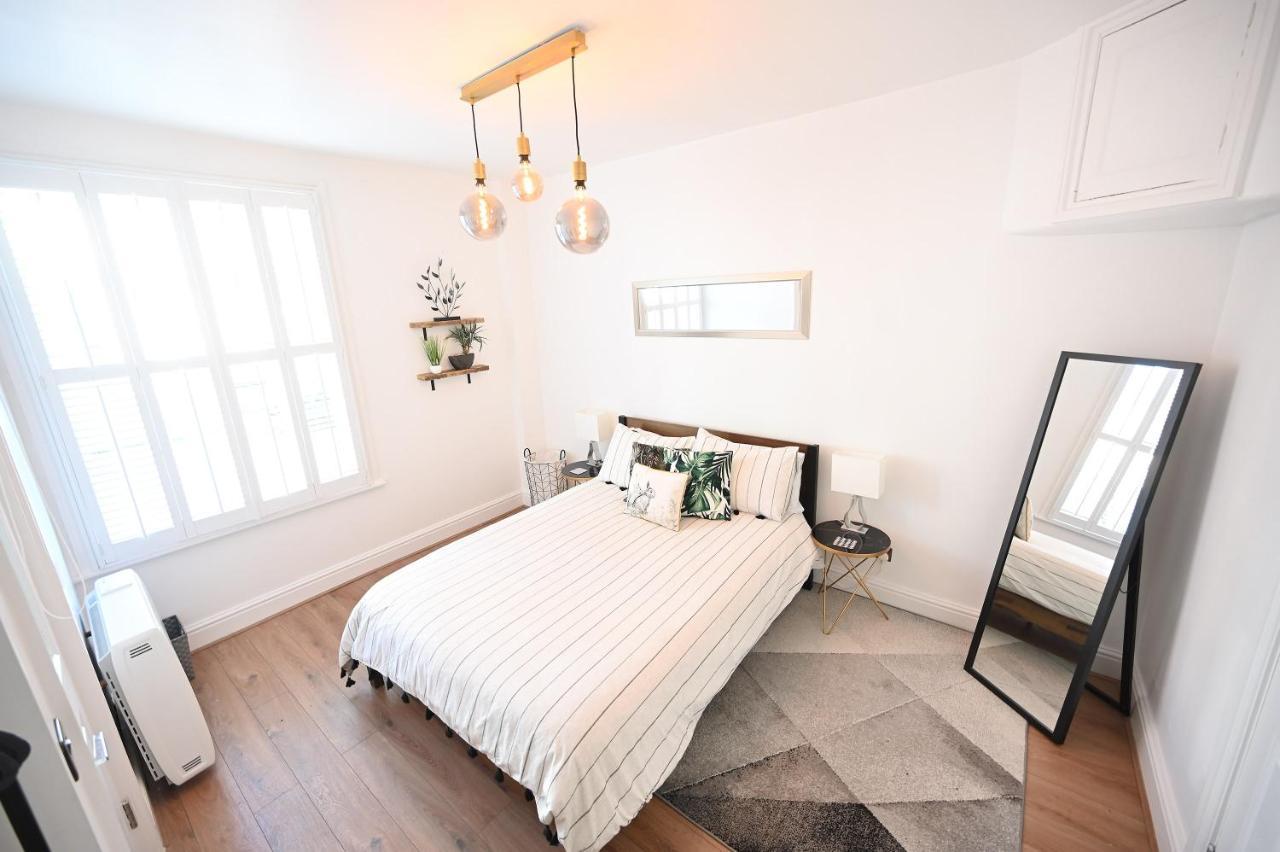 The Teapot Cottage In Town Centre Free Parking ستارتفورد أبون آفون المظهر الخارجي الصورة