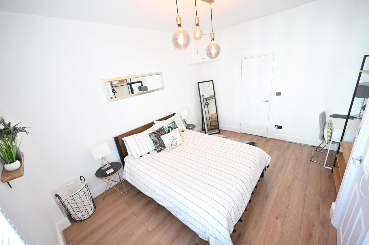 The Teapot Cottage In Town Centre Free Parking ستارتفورد أبون آفون المظهر الخارجي الصورة