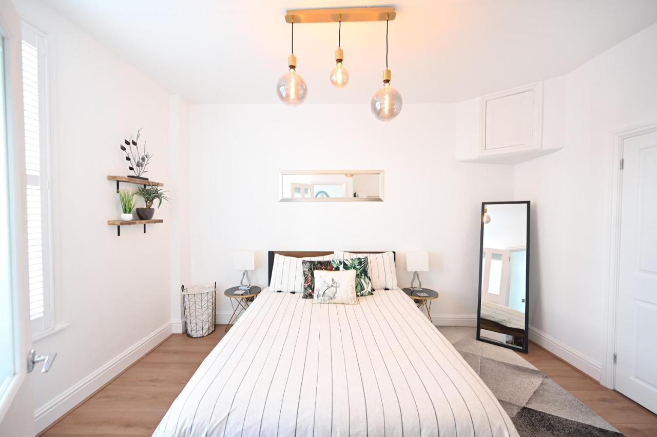 The Teapot Cottage In Town Centre Free Parking ستارتفورد أبون آفون المظهر الخارجي الصورة